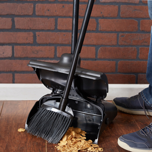 Rubbermaid 2533 in use sweeping debris
