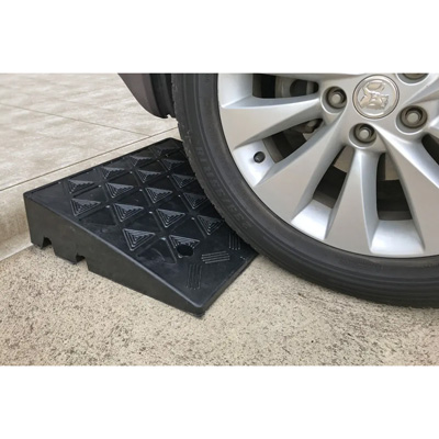 Kerb Ramp Heavy-Duty Moulded Rubber